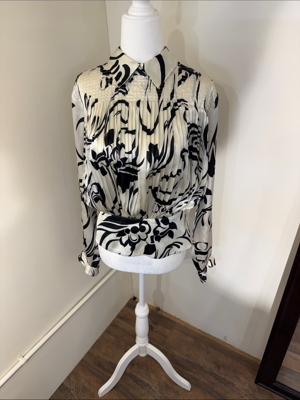 Womens Black & Cream Printed Pleated Blouse